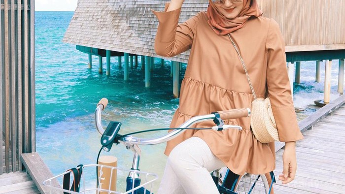 Nuansa Earth Tone yang Hangat dalam Balutan Outfit Hijabers