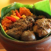 Traveling ke Jogja Belum Lengkap Kalau Belum Makan Gudeg Ini