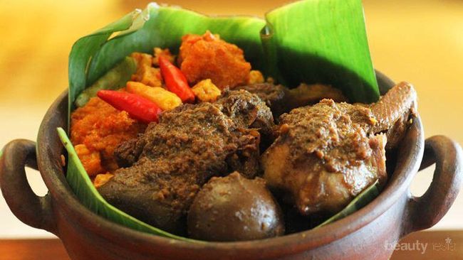 Traveling ke Jogja Belum Lengkap Kalau Belum Makan Gudeg Ini