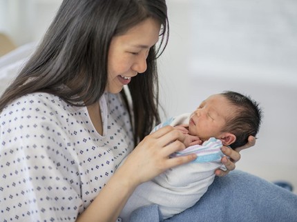 Penyebab Bayi Jarang Menangis dan Tidur Terus, Bagaimana Cara Mengatasinya?