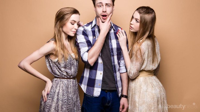 Ups, Ternyata Ini Hal-Hal yang Bisa Bikin Cowok Selingkuh!