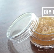Tak Perlu Pusing, DIY Lip Scrub ini Bisa Kamu Coba Sendiri di Rumah