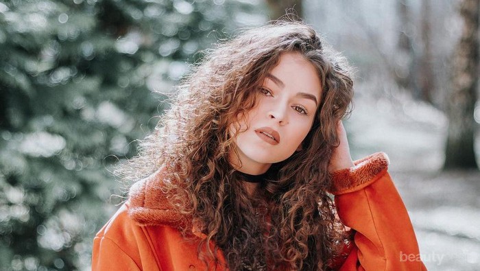 Bleaching Rambut Tanpa Khawatir Merusaknya? Begini Caranya Ladies!