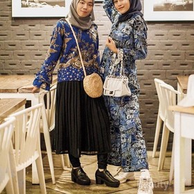 Enggak Pede Pakai Batik? Coba Kenakan Model Batik Modern Ini, Ladies! Dijamin Tampilan Kamu Makin Modis