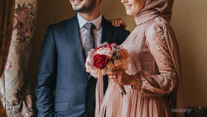 Wah, Deretan Outfit Ini Menarik Banget untuk Tema Foto Prewedding Hijab! Cek Inspirasinya di Sini