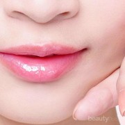 Ingin Bibirmu Cantik Merona dengan Alami? 3 Masker Bibir Ini Bisa Kamu Coba!