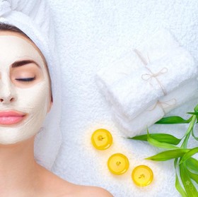 Wow, 5 Masker Wajah Ini Bisa Mencerahkan Wajah Dalam Waktu Singkat! Kamu Mesti Cobain, Ladies!