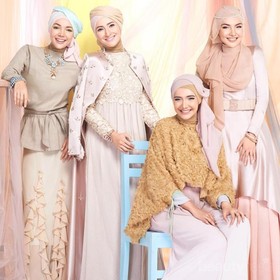 Mewah Bak Sosialita, Ini 5 Artis yang Selalu Tampil dengan Busana Muslim Jutaan Rupiah