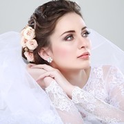 Ingin Tampil Cantik dan Beda di Hari Istimewamu? Yuk, Intip Inspirasi Make Up Pengantin Modern yang Oke Ini