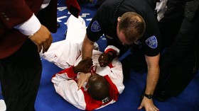 Kisah Roger: Masuk Ring Usai Alat Vital Mayweather Dipukul