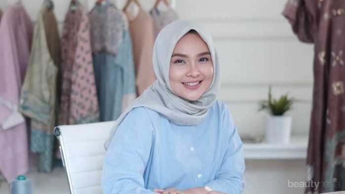 5 Motif Kerudung Terbaru Ria Miranda yang Hits di Tahun 2019