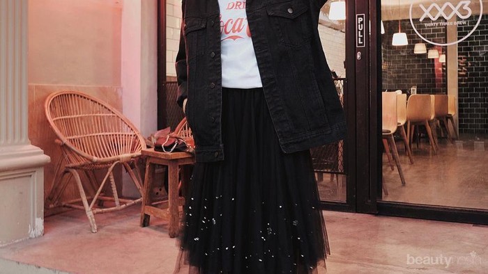 Anggun dan Modis Banget! Inspirasi Mix & Match Rok Tutu ala HIjabers Kekinian