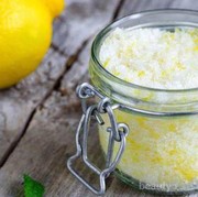 Caranya Gampang, Ladies! Yuk, Bikin Scrub Wajah Alami Ampuh Ini untuk Atasi Kulit Kusam!