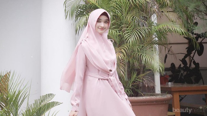 Biar Tak Terlihat Tua Pakai Gamis, Coba Trik Ini Ladies