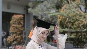 Bukan Hanya Kebaya, Outfit Hijab Wisuda Modern Ini Juga Elegan Dipakai Saat Hari Kelulusan