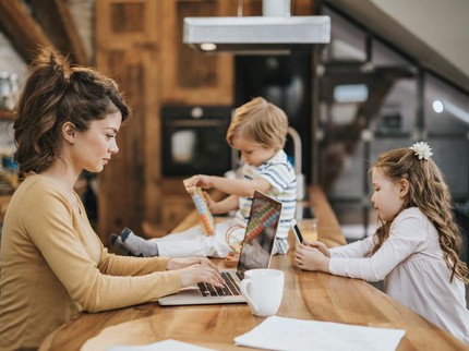 5 Tips Bagi Waktu Work From Home dan Urus Tugas Anak Tanpa Marah-marah