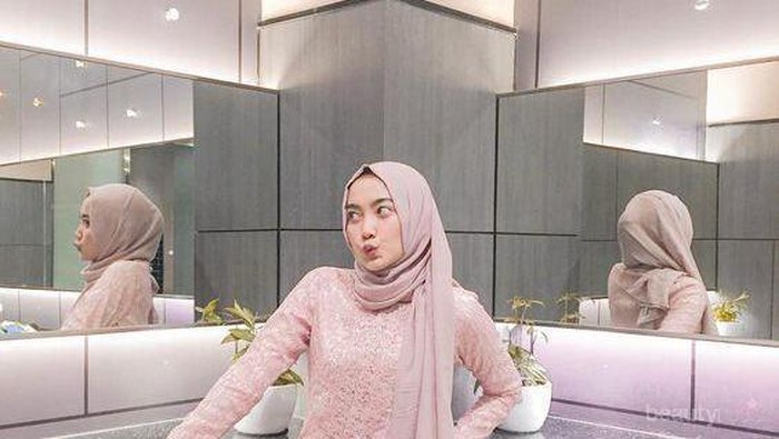 Tampil Cantik dengan Kebaya Modern, Cocok Untuk Sahabat Hijabers!