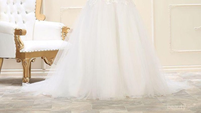 Simple dan Terkesan Modern! Ini Dia Inspirasi Gaun Pengantin yang Bisa Kamu Pakai di Hari Istimewamu!