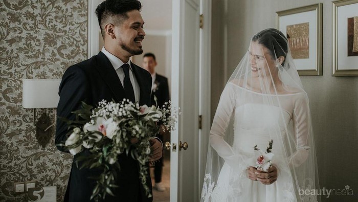 Sederhana Tapi Elegan, Ini 8 Inspirasi Gaun Pengantin dari Para Selebriti yang Bisa