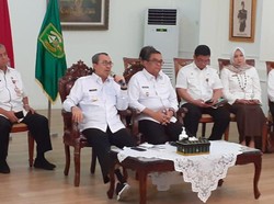 Gubernur Riau Minta Tempat Hiburan-Warnet Ditutup untuk Cegah Corona