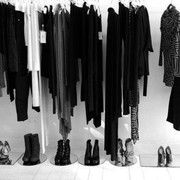 [FORUM] Wah, jadi ini alesan kenapa menggunakan baju hitam terlihat lebih kurus!