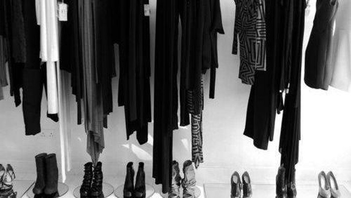 [FORUM] Wah, jadi ini alesan kenapa menggunakan baju hitam terlihat lebih kurus!