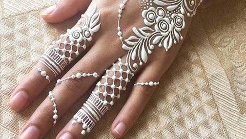 5 Inspirasi Desain Henna Simpel Ini Sangat Cocok Untuk Hari Pernikahanmu Kamu Harus Coba Ladies