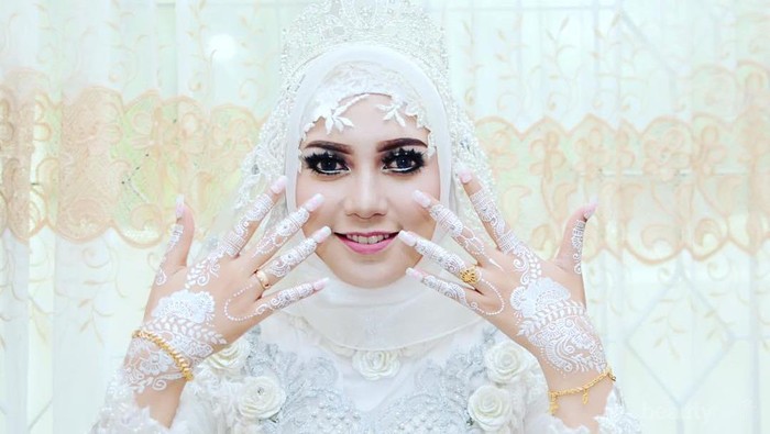 Anggun Bersahaja, Ini 5 Desain Henna Tangan yang Direkomendasikan untuk Pengantin Muslimah