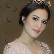 5 Inspirasi Makeup untuk Ngedate di Malam Minggu, Bikin Gebetan Pangling!