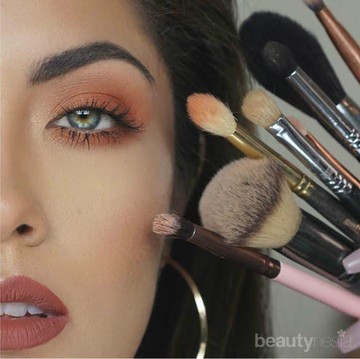Jangan Salah Pakai, Ini Jenis Kuas Makeup Mata dan Fungsinya!