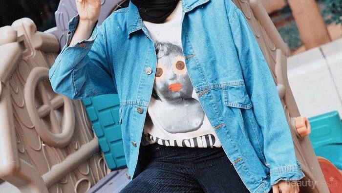 Bosan Tampil Feminim? Contek 5 OOTD Hijab Athleisure Intan Khasanah!