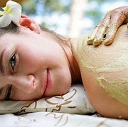 Pengen Kulitmu Cerah dengan Cara Aman dan Mudah? Kamu Bisa Coba Pakai Lulur Beras, Ladies!