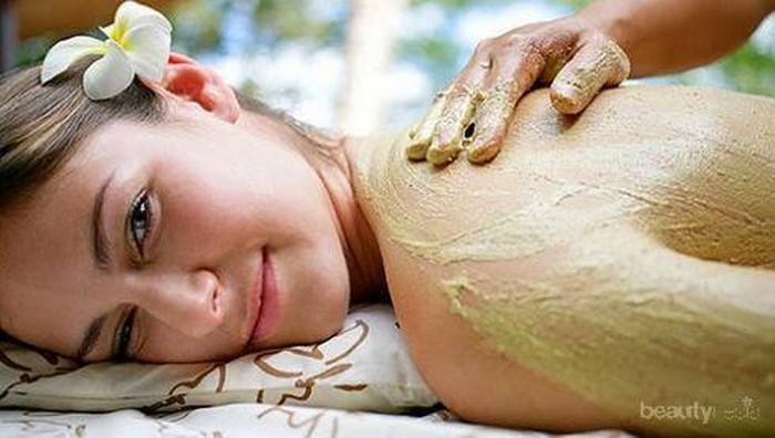 Pengen Kulitmu Cerah dengan Cara Aman dan Mudah? Kamu Bisa Coba Pakai Lulur Beras, Ladies!