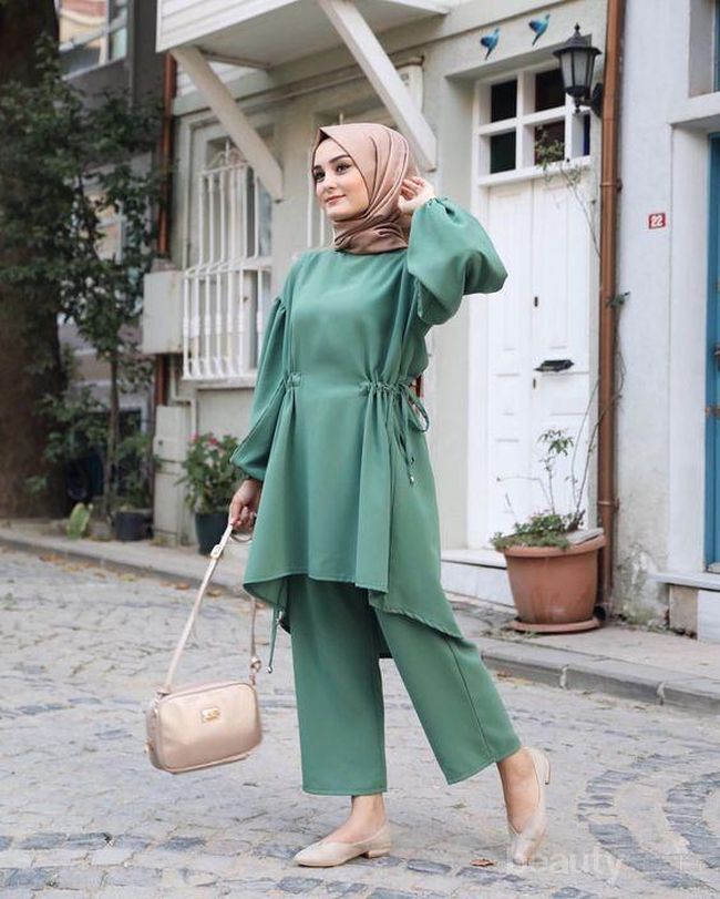 Perpaduan Busana Warna Hijau  Tosca  untuk Hijabers