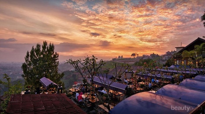 Romantis Nan Sejuk, 3 Spot Ini Cocok Banget Jadi Tempat Bulan Madu di Bandung