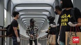 Kerja Senyap Relawan Covid-19 Tantang Pandemi