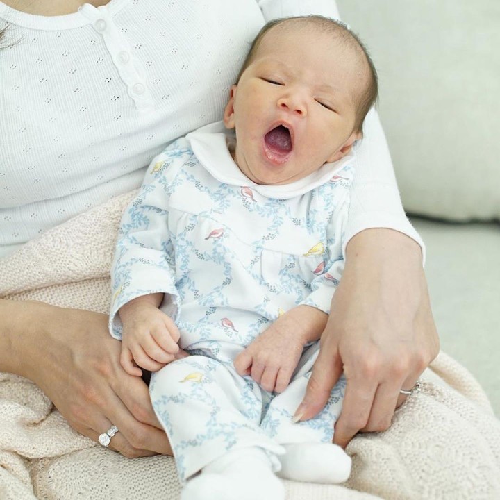 Kehadiran baby Claire merupakan kebahagiaan tersendiri bagi Shandy dan suami, yang sudah lama menanti buah hati. Pasangan yang menikah pada 12 Desember 2011 ini akhirnya resmi menjadi orang tua. (Foto: Instagram @claireherbowolittlejoy)