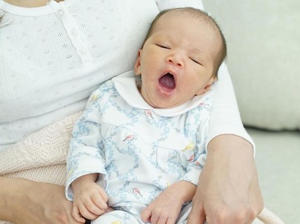 Gemas! 5 Foto Ekspresi Putri Pertama Shandy Aulia, Baby Claire