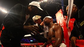 Mayweather Kenang Momen Manis Bersama Roger