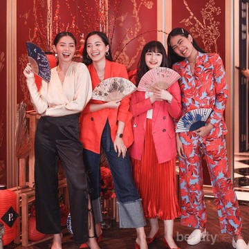 img-title Yuk, Percantik Diri di Hari Imlek dengan Busana yang Sesuai dengan Shio Kamu