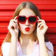 Enggak Bakal Mati Gaya, 4 Warna Lipstik Ini Wajib Banget Ada di Pouch Kamu!