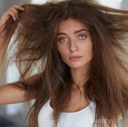 Ternyata Melakukan Hal Ini Pada Rambut Kering Hanya Membuat Keadaannya Semakin Parah