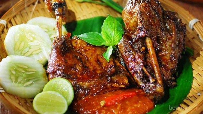 Rekomendasi 5 Restoran Bebek di Surabaya Rasanya 'Uwenak Pol'!