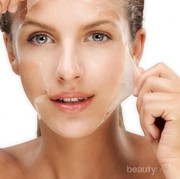 Praktis Banget, Ini Dia 5 Macam Peeling Alami yang Bisa Kamu Buat di Rumah!