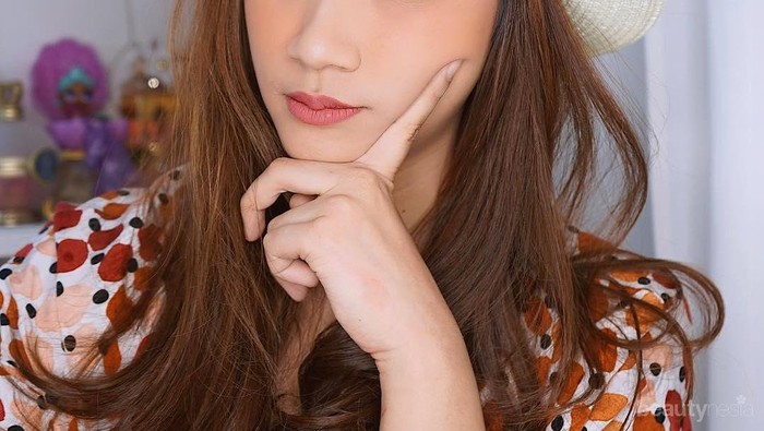 Jangan Panik, Ini Cara Pakai Eyeliner Cair untuk Pemula Tanpa Takut Beleber!