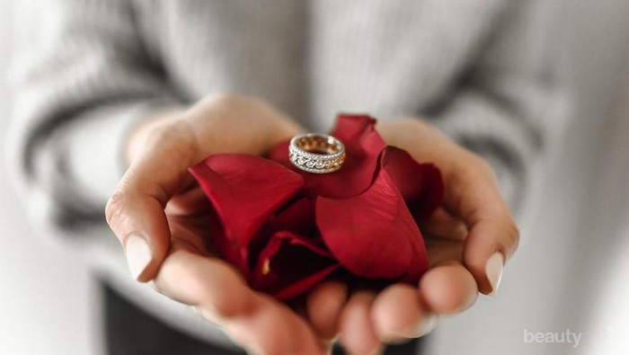 Tips Memilih Cincin yang Tepat untuk Hari Pertunangan