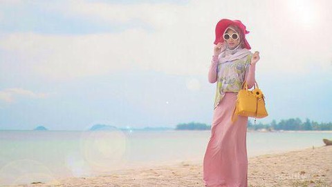 Ootd Hijab Pose Di Pantai By Nindiarst97 Follow Facebook