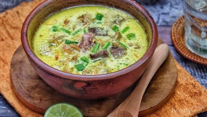 Mau Travelling ke Cirebon? Kamu Harus Cobain 5 Makanan Khasnya yang Bikin Nagih Ini!