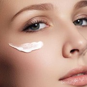 #FORUM rekomendasi dong eye cream ampuh untuk ngehilangin dark circle yang harganya engga bikin kantong jebol 😬