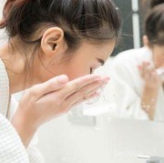 Pembersih Wajah dengan Double Cleasing Perlu atau Tidak Setelah Makeup?